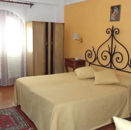 Hotel Mora 2*