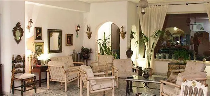 Mora Hotel 2*