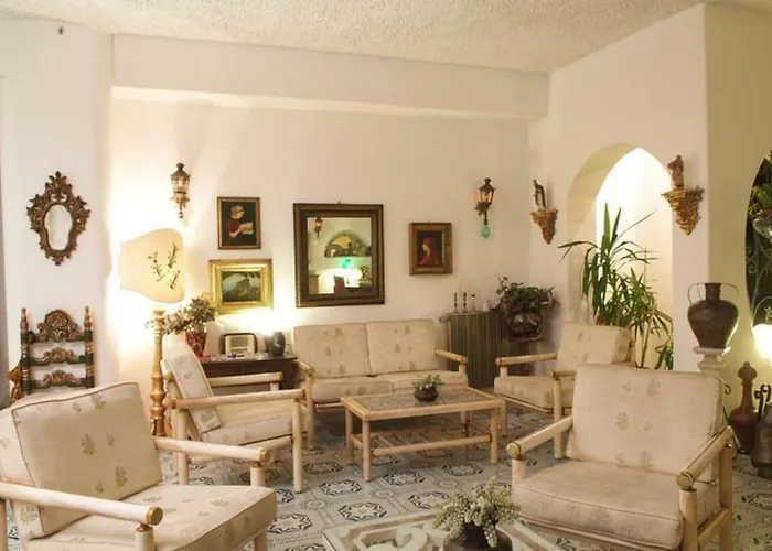 Hotel Mora 2*