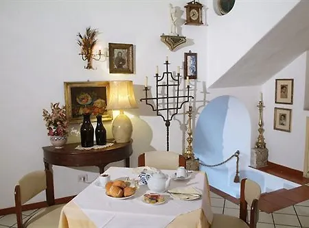 Mora جيارديني ناكسوس