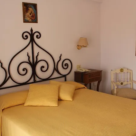 Mora جيارديني ناكسوس