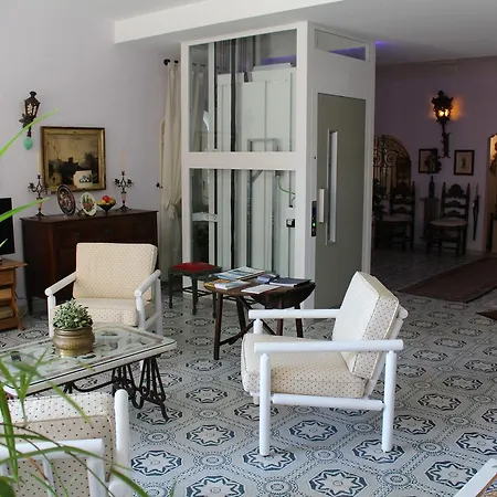 Mora 2* جيارديني ناكسوس